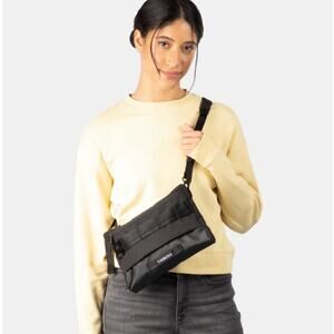 TIMBUK2 Agent Crossbody Unisex Bag in Black